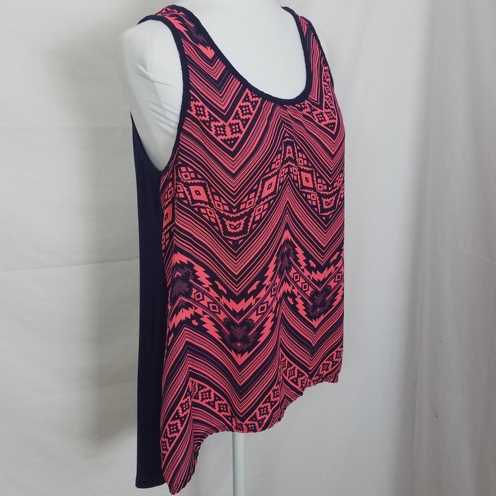 Discreet Tank Top - Picture 3 of 8